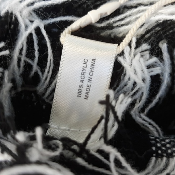 NWT FADIVO NEW YORK WRAP - Picture 4 of 6